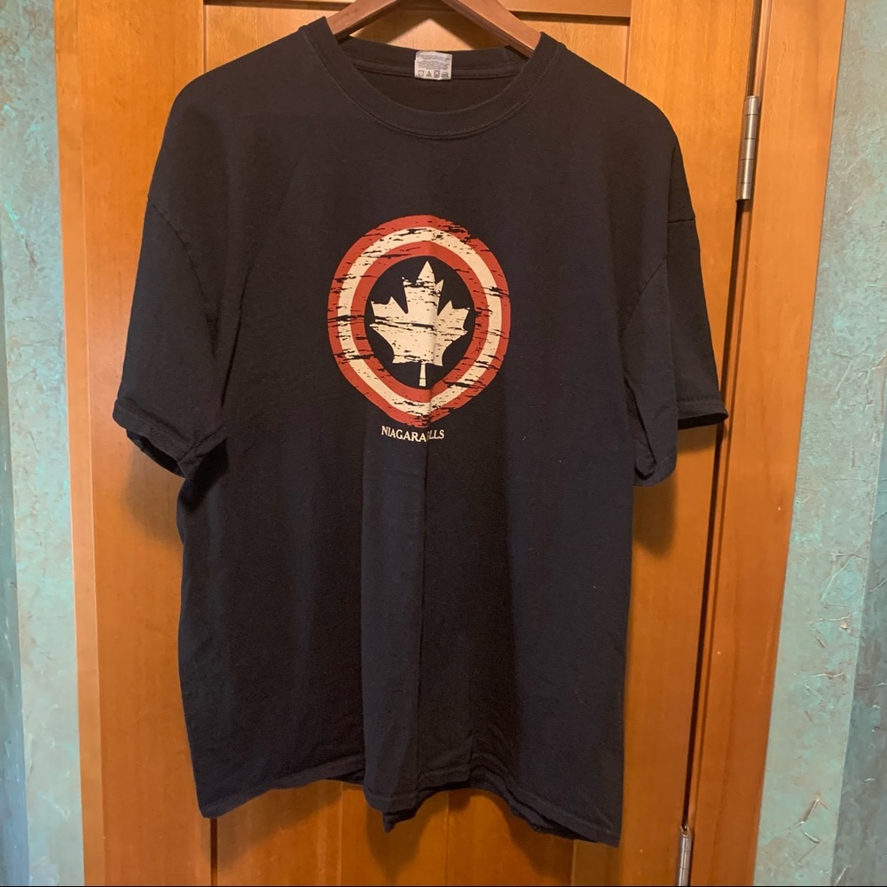 Niagara Falls Captain “North America” T-shirt. Size XL.